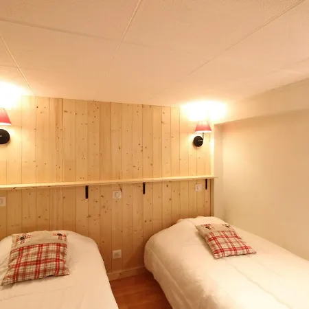 Apartment T2 Bis Cosy Avec Wi-fi, 100m Du Centre, 6 Pers., Cave & Velos - Fr-1-608-214